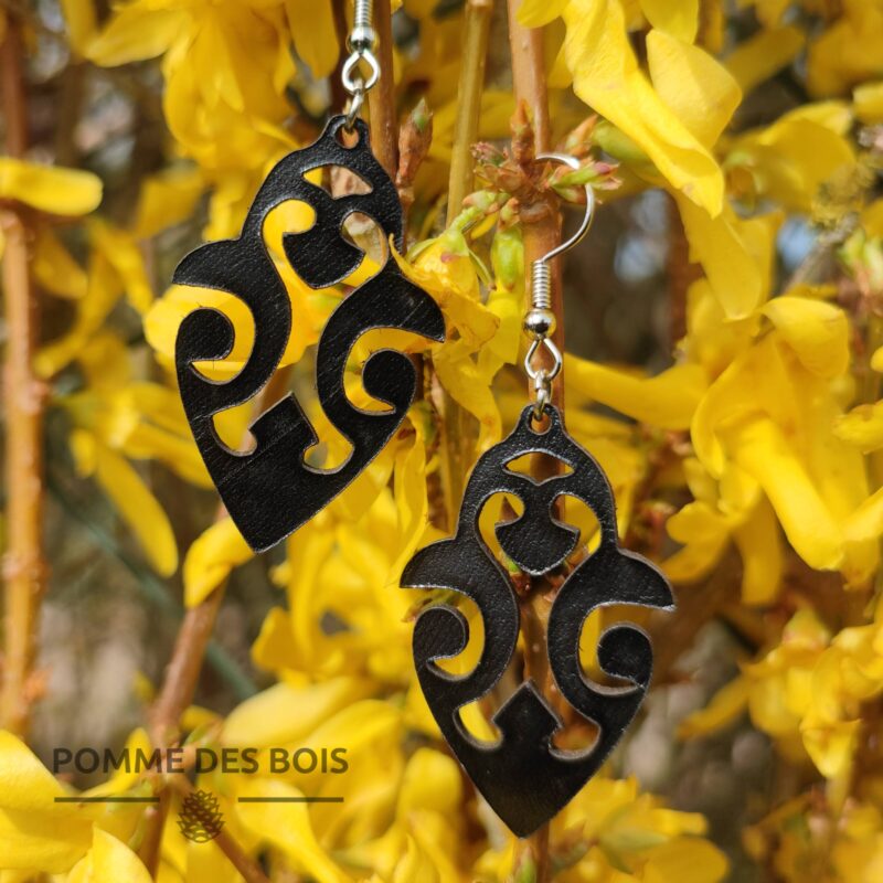 boucles d'oreilles totem cuir noir fleur jaune