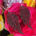 boucles d'oreilles ailes ange fleur rose cuir noir