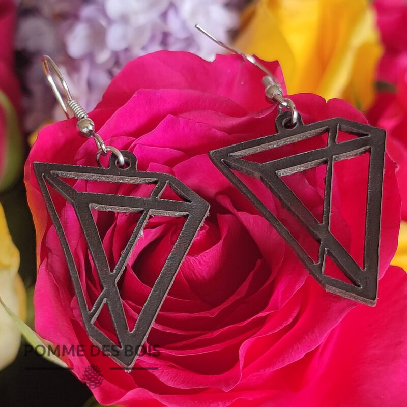 boucles d'oreilles triangle 3D cuir noir fleur rose