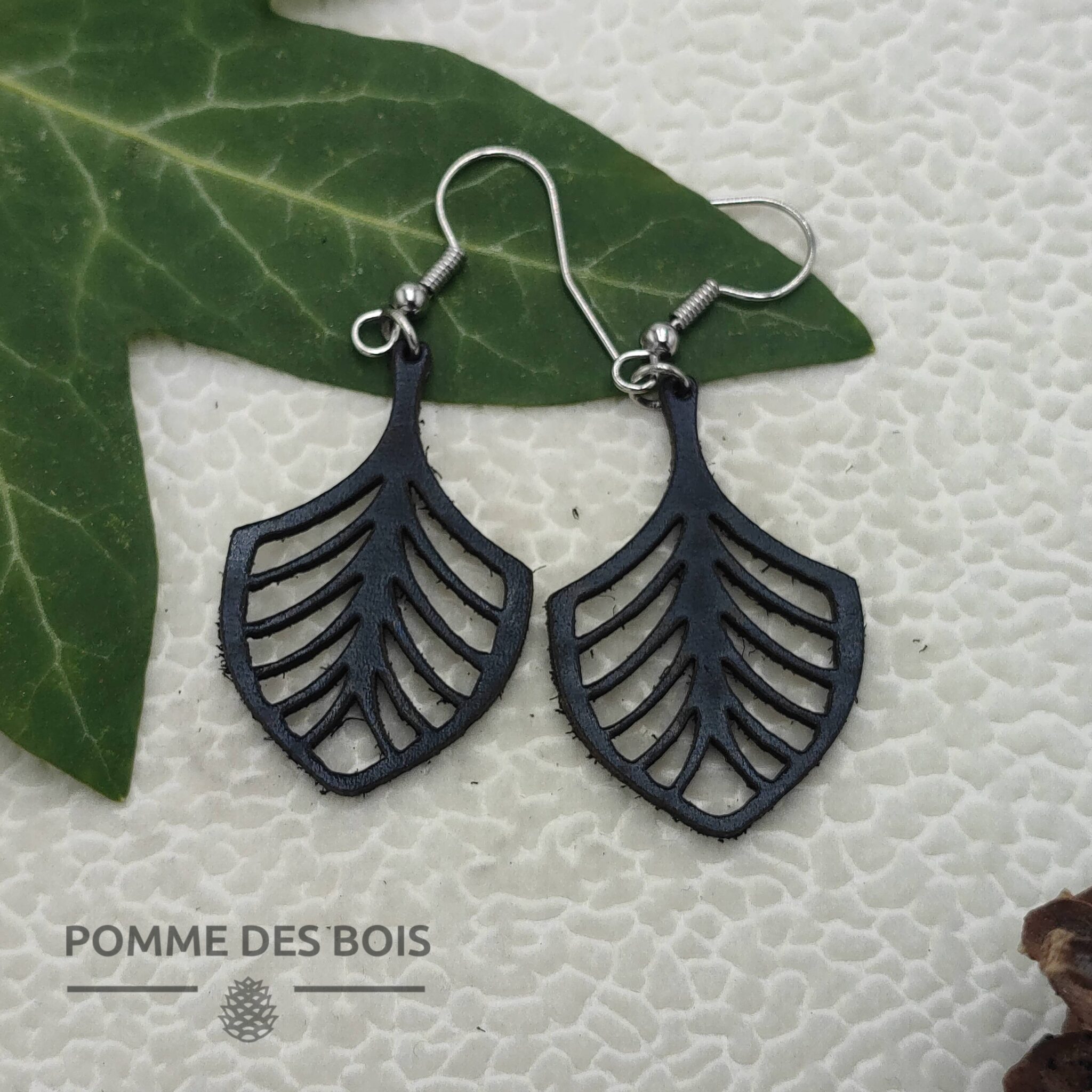 Boucles D'Oreilles Feuille De Cannabis Clous Vert Fluo Et