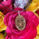 collier hiboux chouette bois chêne fleur rose