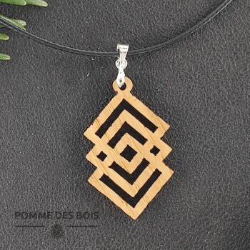 collier géométrique carré bois chêne
