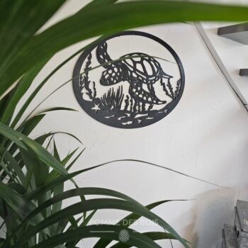 Une tortue des mers dans un cadre.