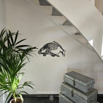 Une carpe de profil.