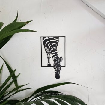 Un zèbre qui sort du carde.