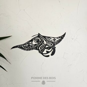 Une raie Manta avec des dessins maori.